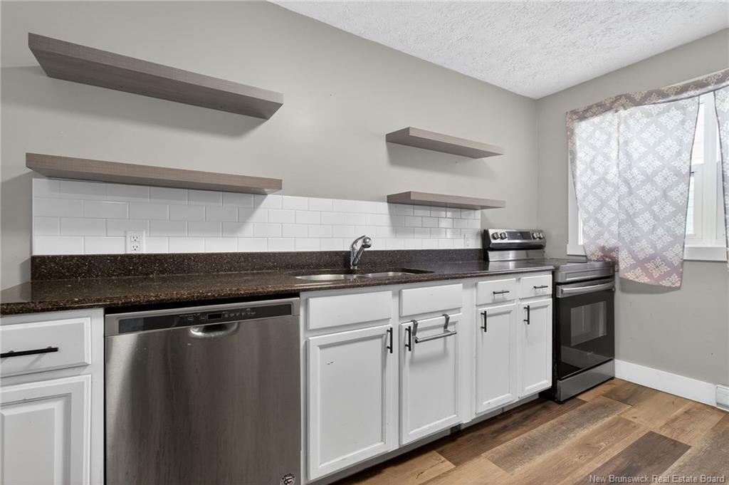 319 Lutz St, Moncton, NB - Indoor Photo Showing Kitchen