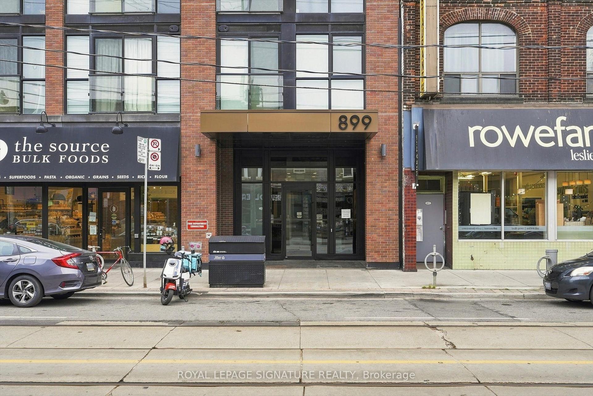 503-899 Queen Street E, Toronto, ON - Outdoor