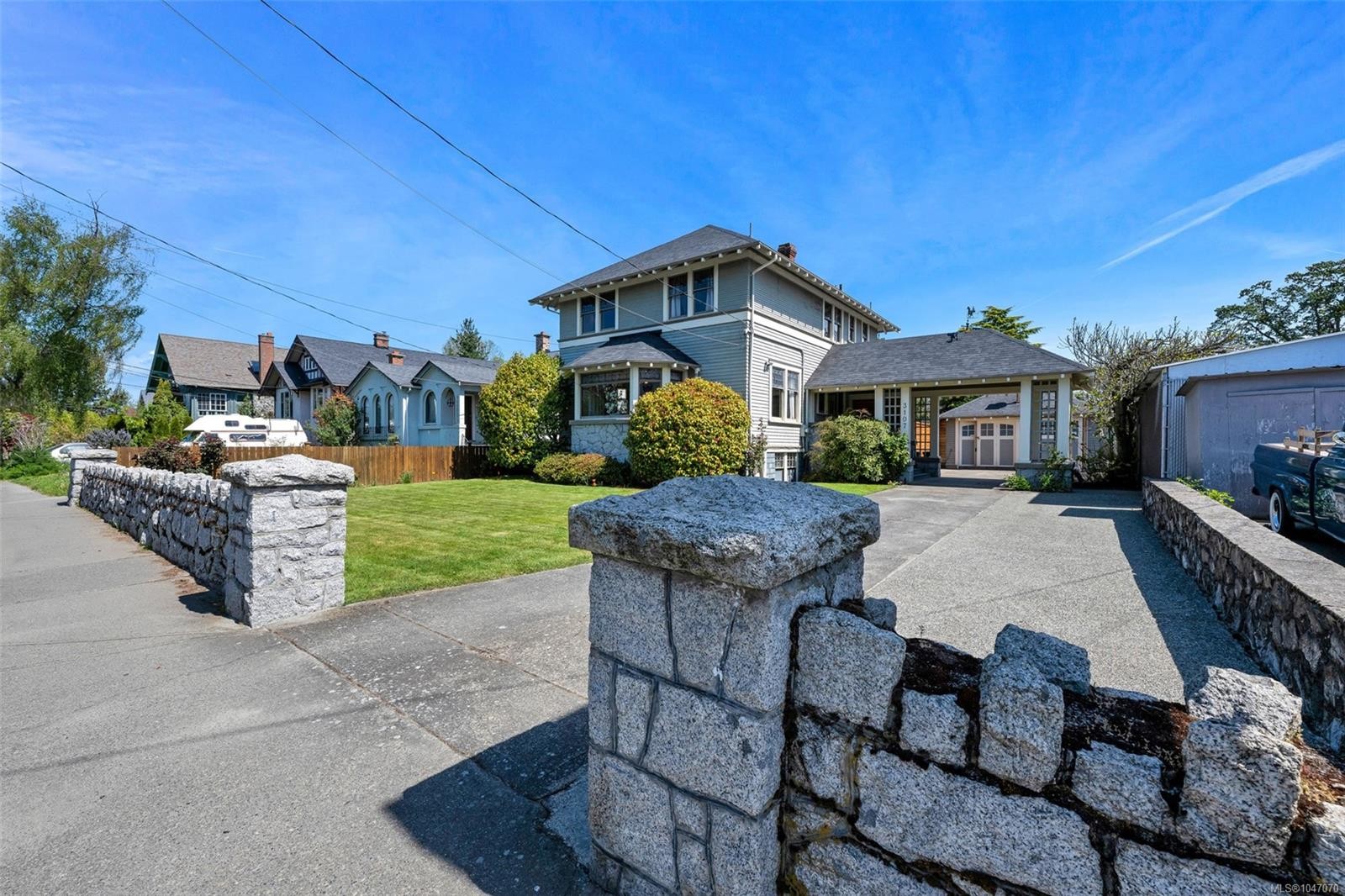 3107 Quadra St, Victoria, BC