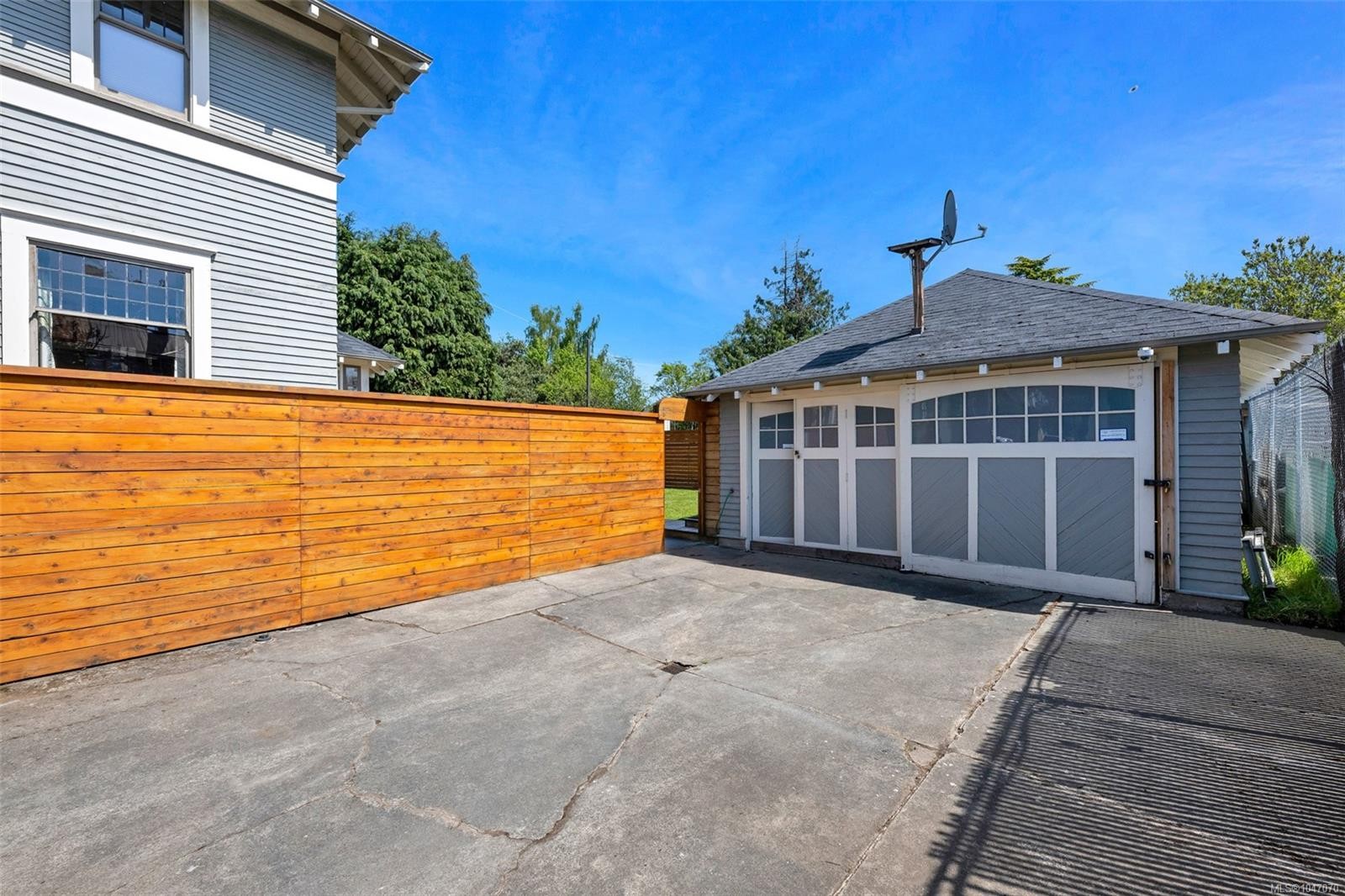 3107 Quadra St, Victoria, BC