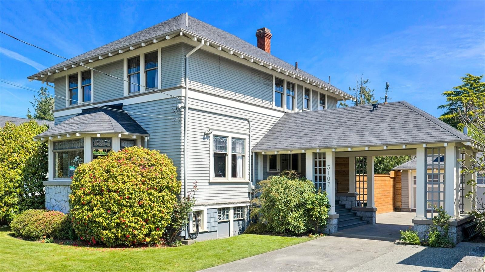 3107 Quadra St, Victoria, BC