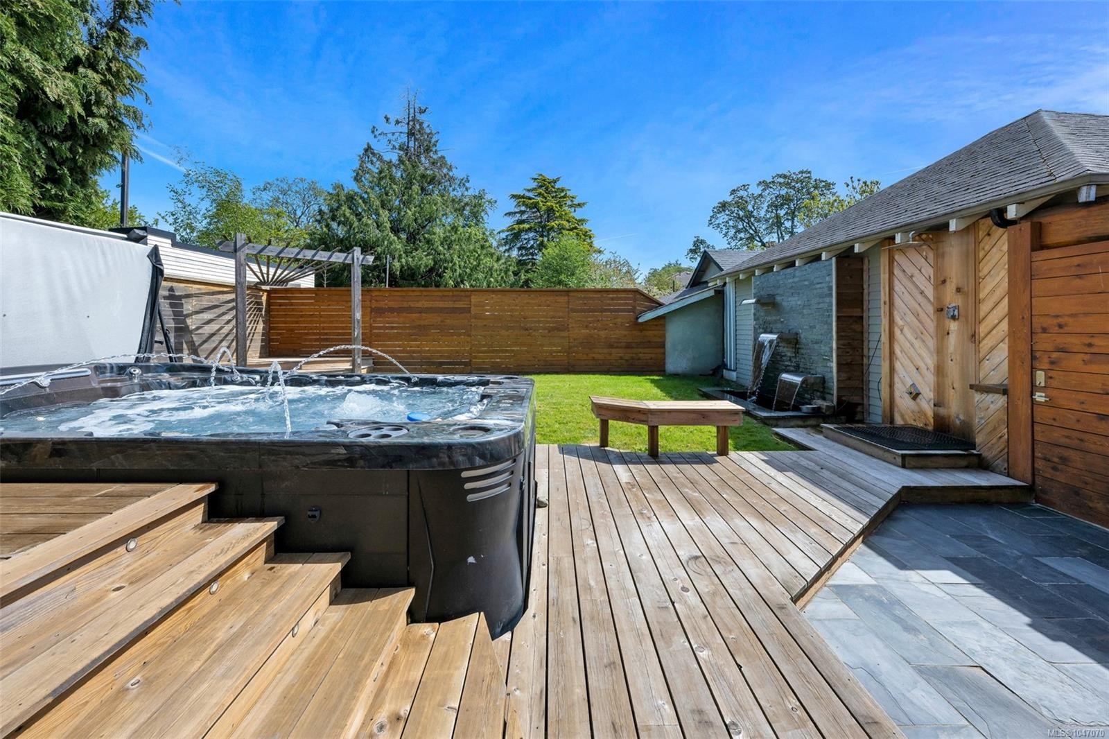 3107 Quadra St, Victoria, BC