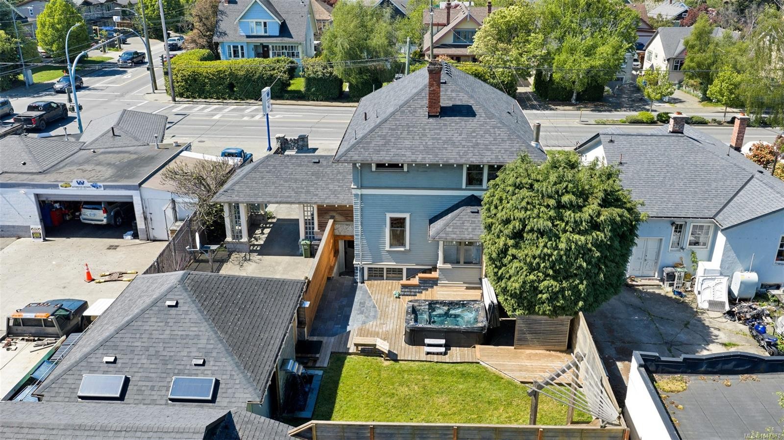 3107 Quadra St, Victoria, BC