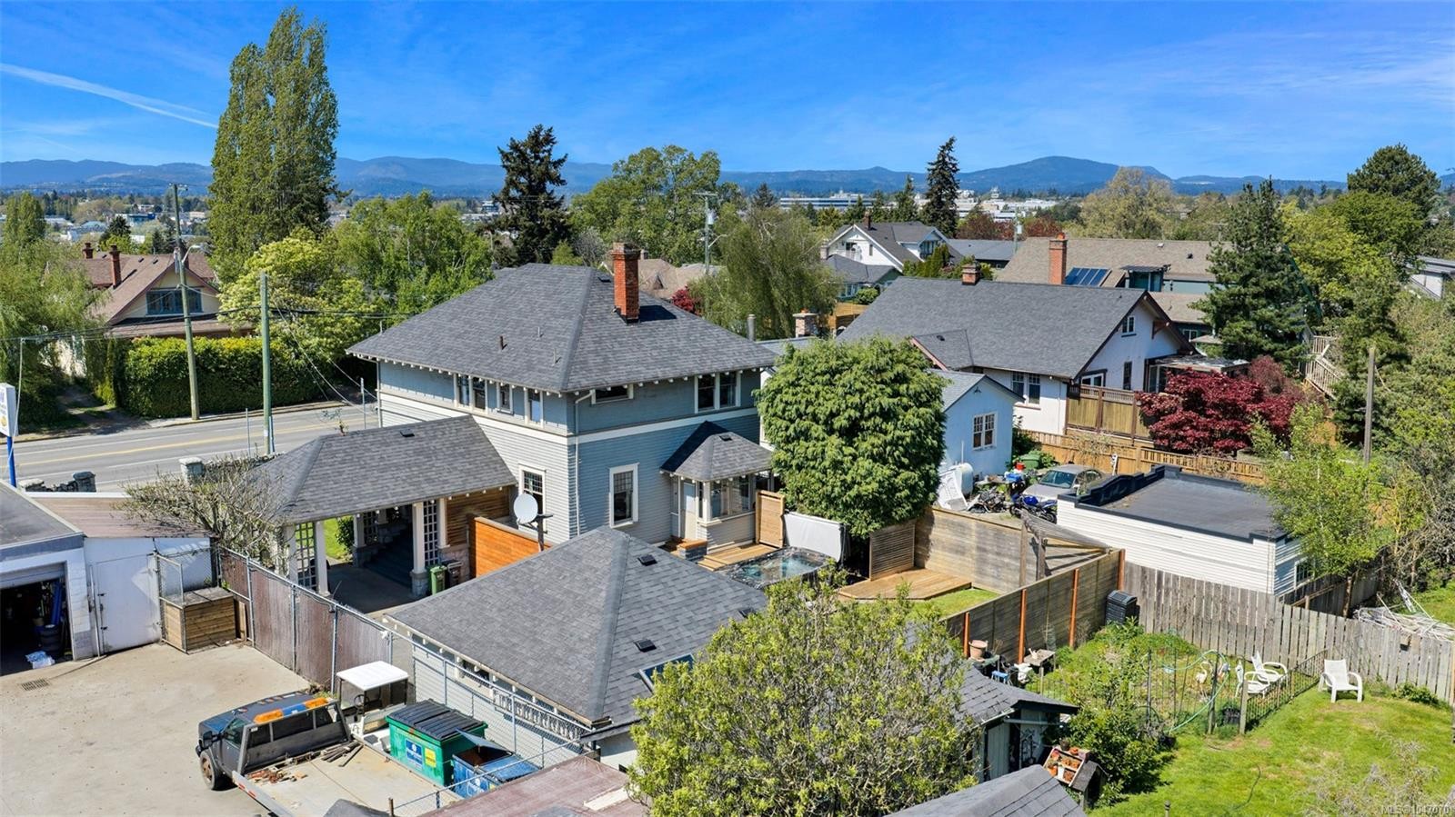 3107 Quadra St, Victoria, BC