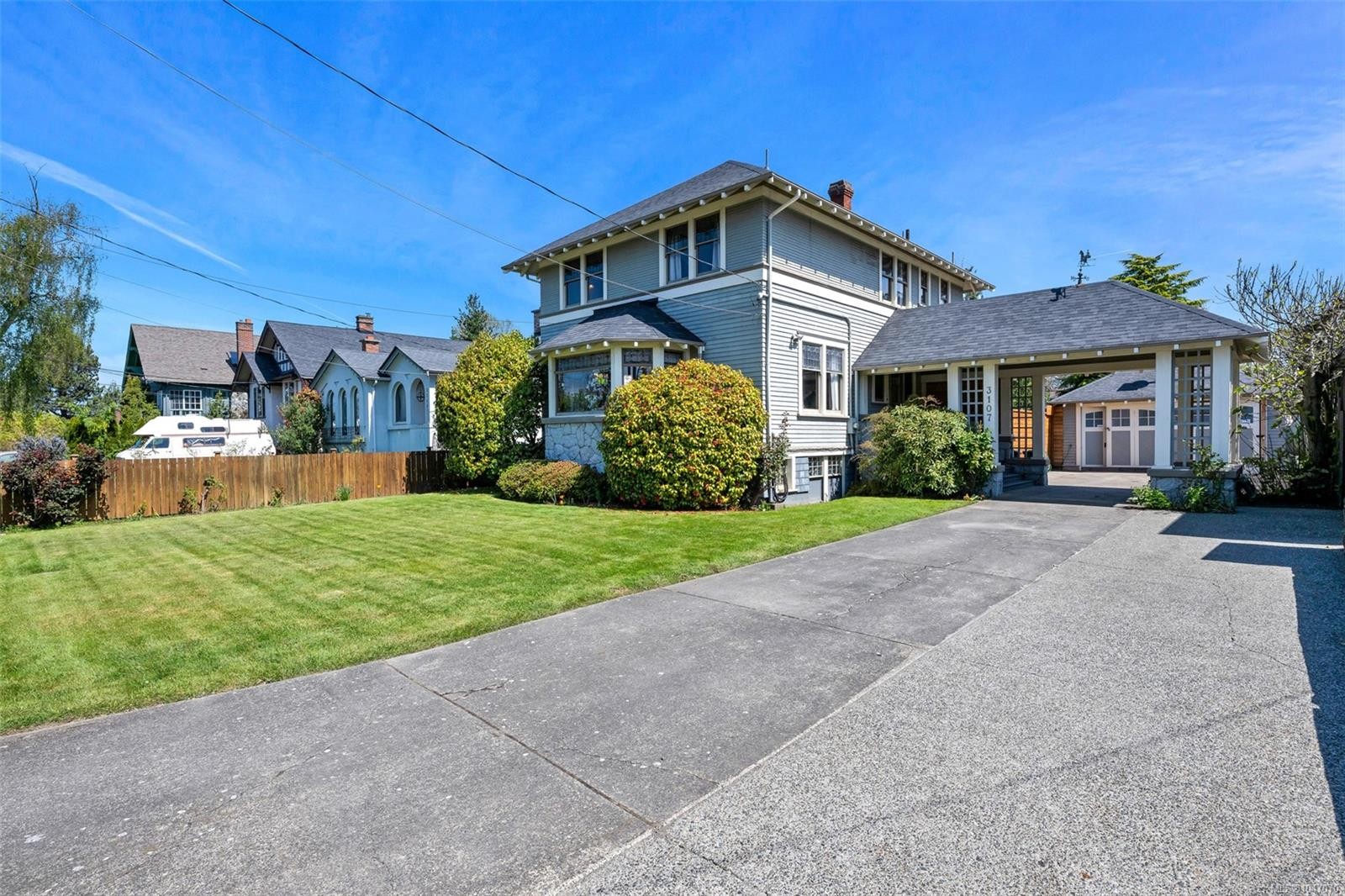 3107 Quadra St, Victoria, BC