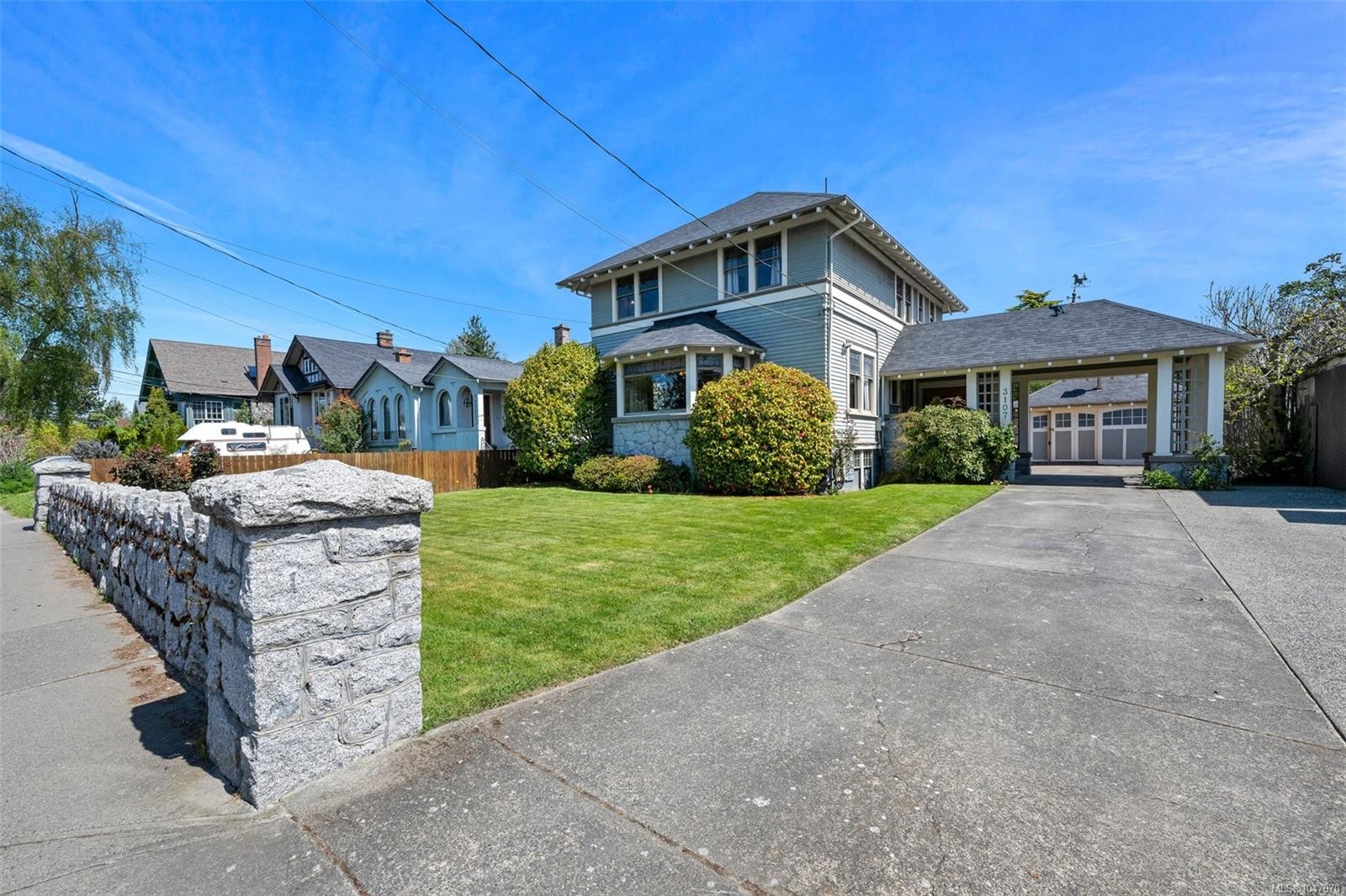 3107 Quadra St, Victoria, BC