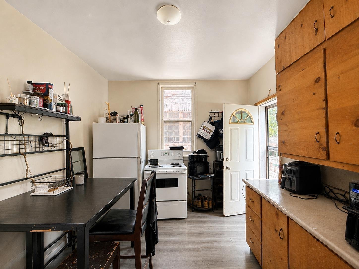 345 Syndicate Avenue N, Thunder Bay, ON