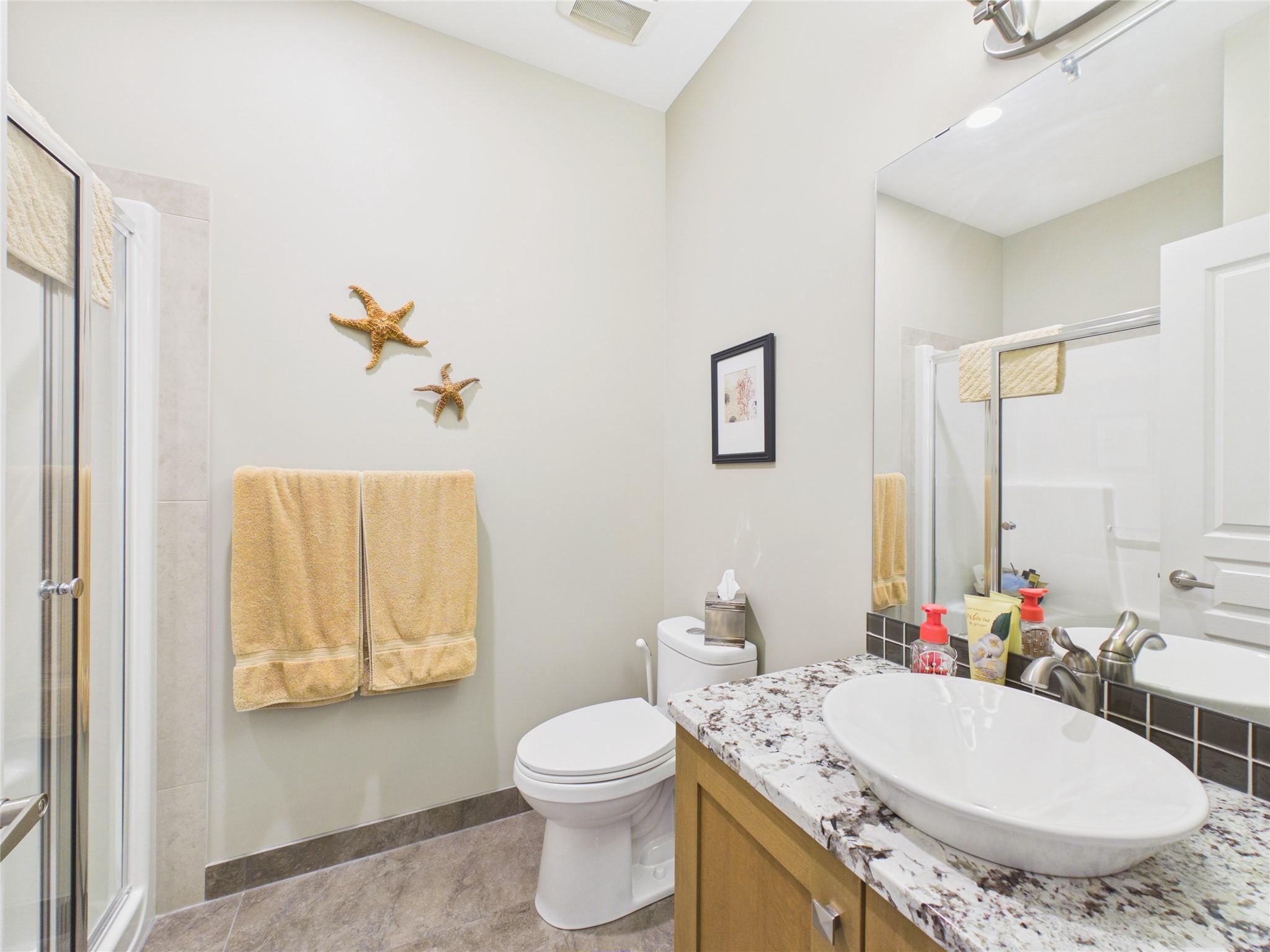 240 Boulder Creek, Cranbrook, BC - Indoor Photo Showing Bathroom