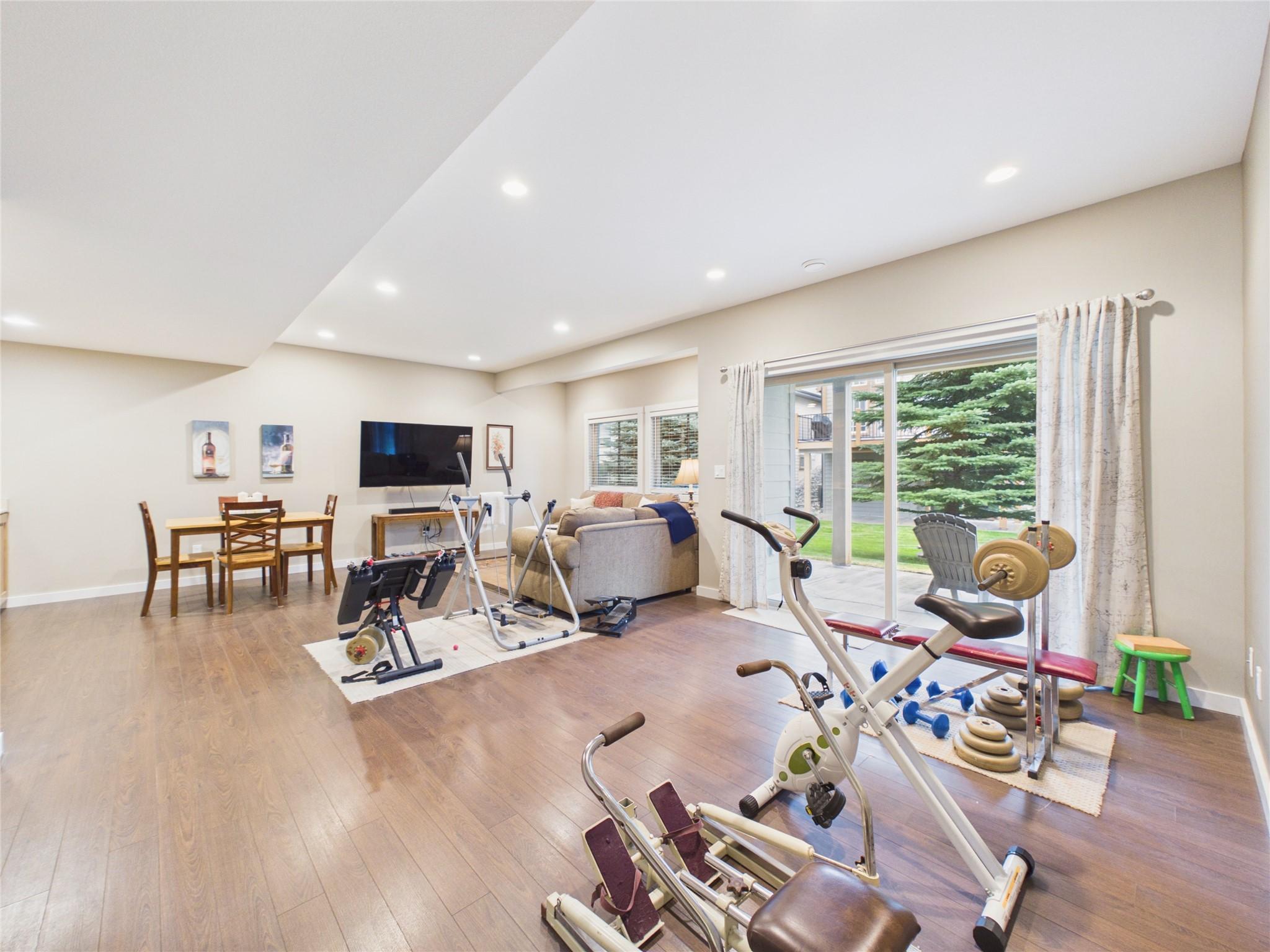 240 Boulder Creek, Cranbrook, BC - Indoor Photo Showing Gym Room