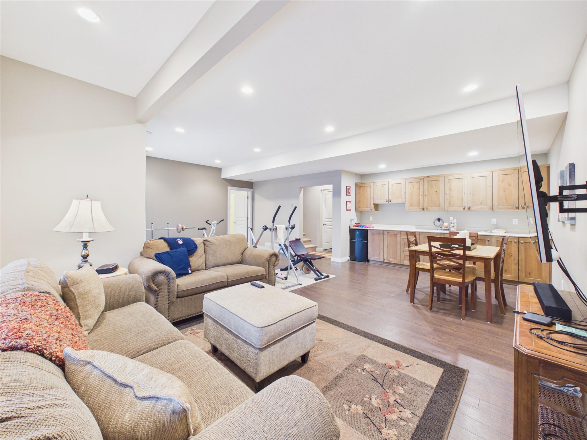 240 Boulder Creek, Cranbrook, BC - Indoor Photo Showing Living Room