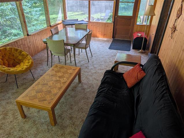 9 Rayna Rd, Hillside Beach, MB - Indoor Photo Showing Other Room