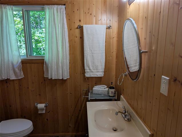 9 Rayna Rd, Hillside Beach, MB - Indoor Photo Showing Bathroom