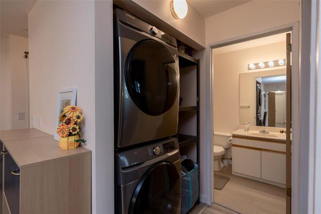 105-693 A St Anne'S Rd, Winnipeg, MB - Indoor Photo Showing Laundry Room