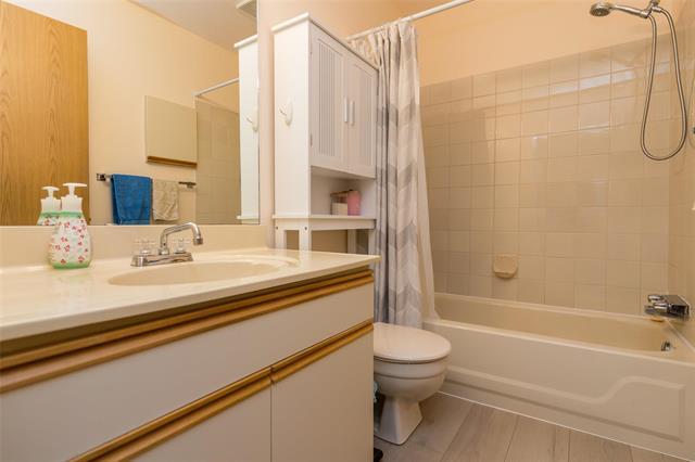 105-693 A St Anne'S Rd, Winnipeg, MB - Indoor Photo Showing Bathroom