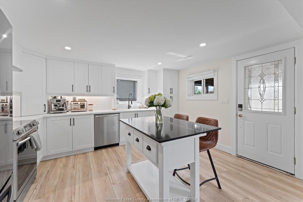 414 St Louis, Belle River, ON - Indoor Photo Showing Kitchen