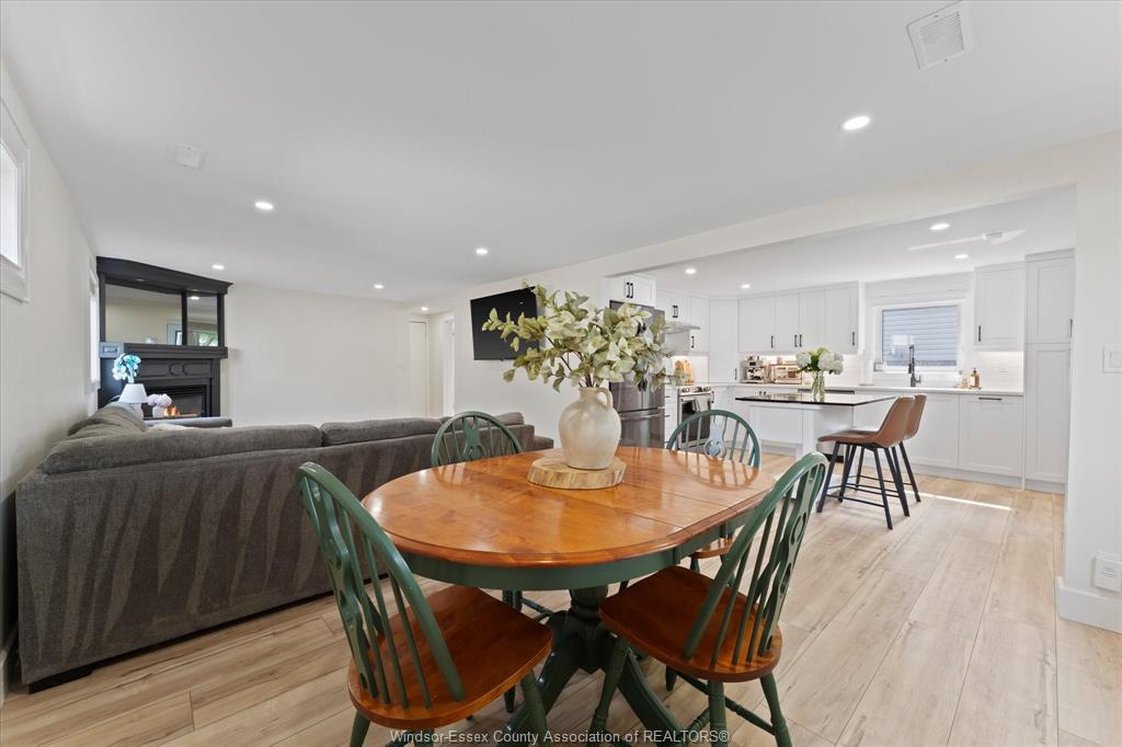 414 St Louis, Belle River, ON - Indoor Photo Showing Dining Room