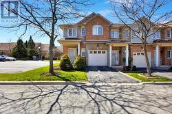 8 - 232 STONEHENGE DRIVE Hamilton, ON L9K 1R5