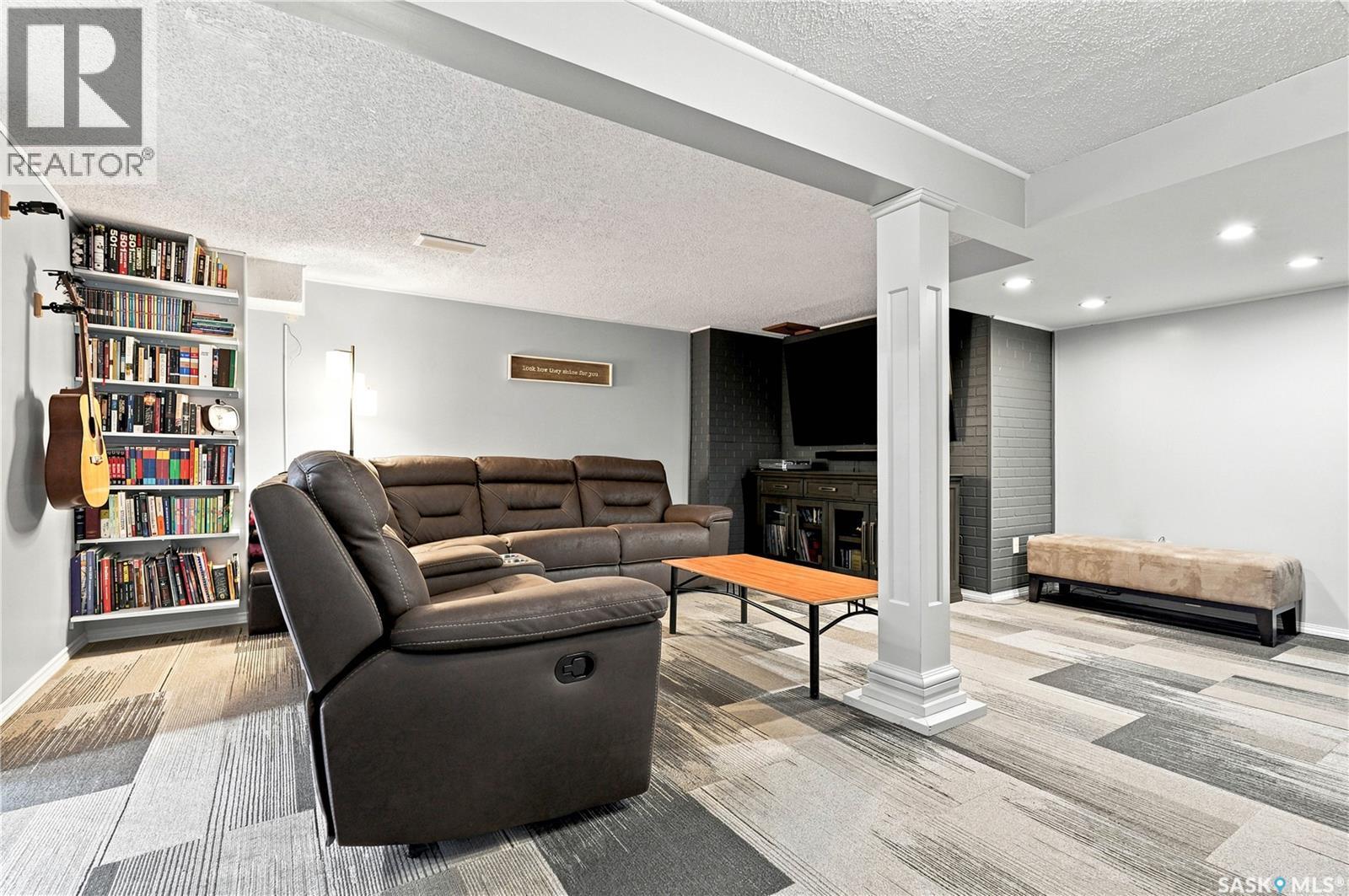 506 Fisher Crescent, Saskatoon, SK
