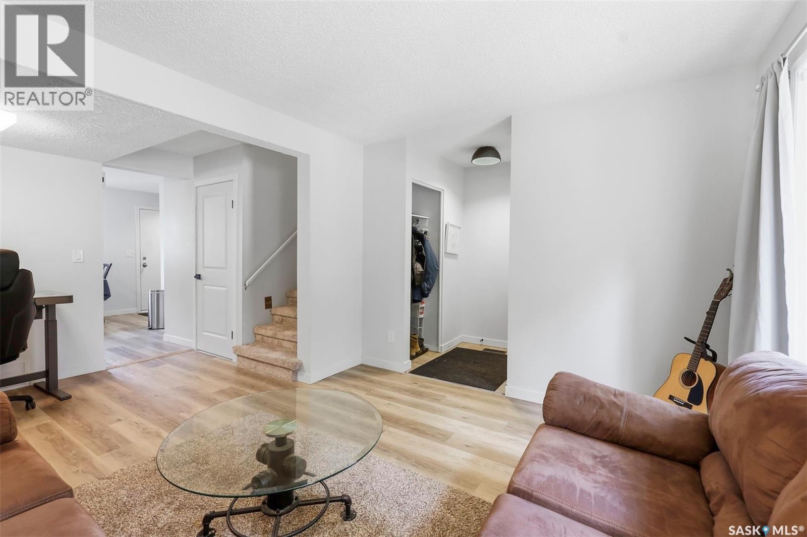 A & B 414 Gardiner Place, Saskatoon, SK - Indoor