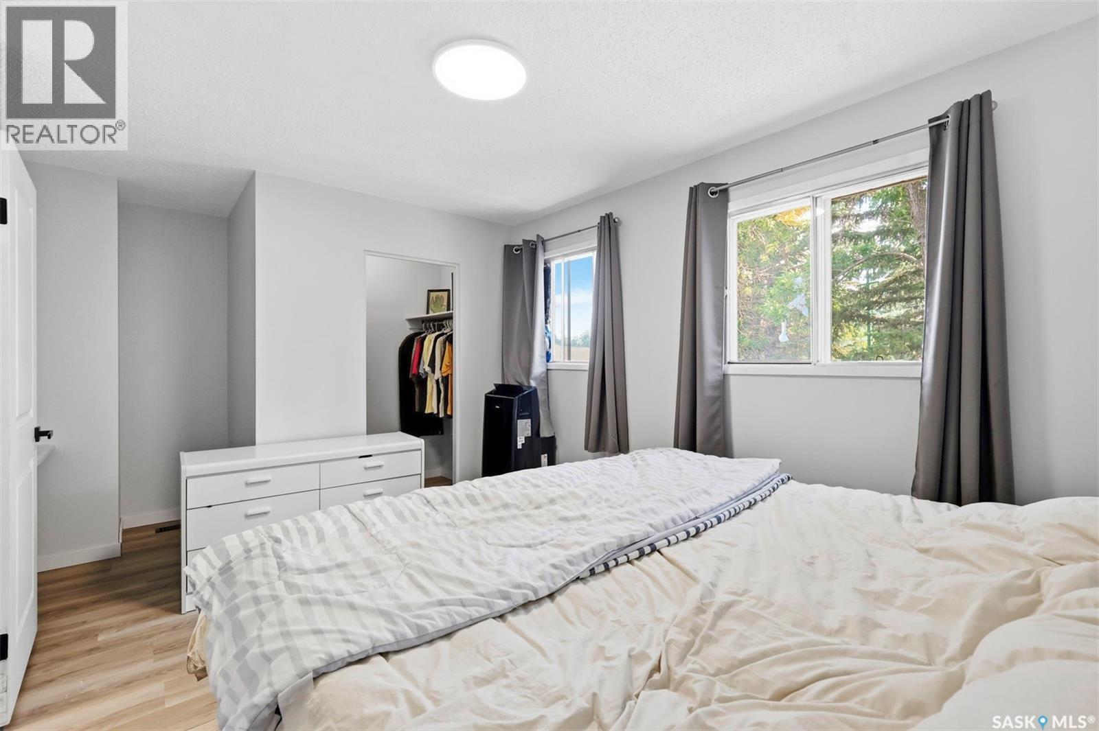 A & B 414 Gardiner Place, Saskatoon, SK - Indoor Photo Showing Bedroom