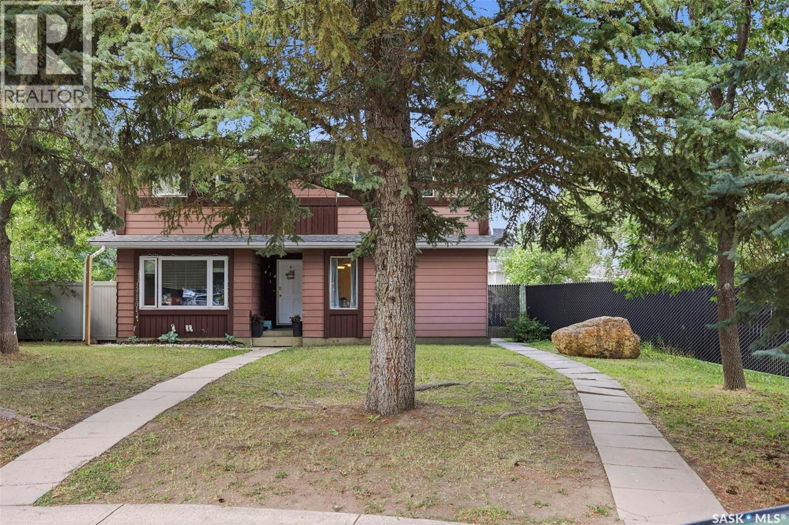 A & B 414 Gardiner Place, Saskatoon, SK - Outdoor