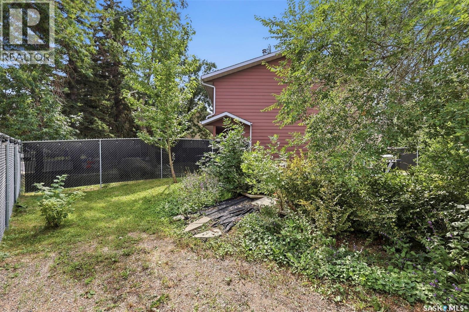 A & B 414 Gardiner Place, Saskatoon, SK - Outdoor