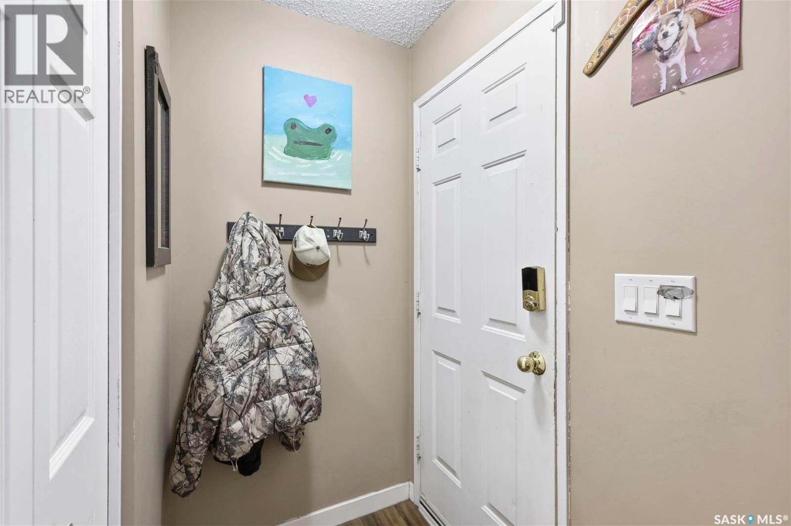 A & B 414 Gardiner Place, Saskatoon, SK - Indoor Photo Showing Other Room