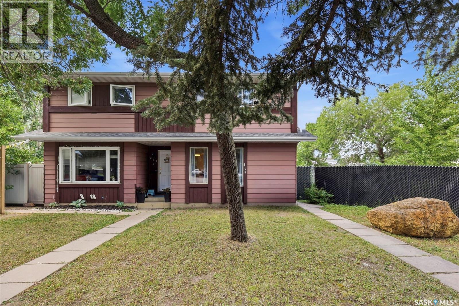 A & B 414 Gardiner Place, Saskatoon, SK - Outdoor With Facade
