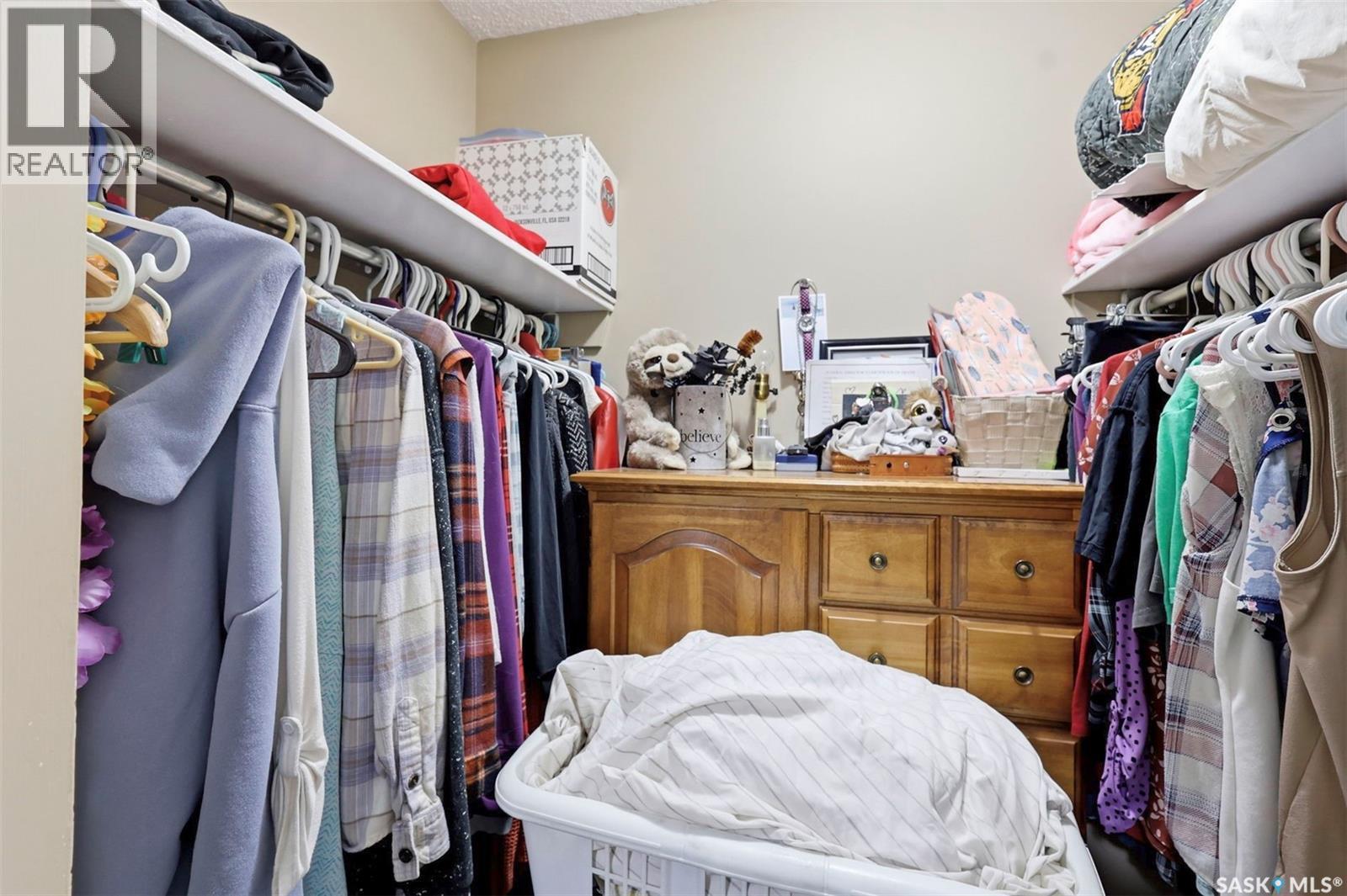 A & B 414 Gardiner Place, Saskatoon, SK - Indoor With Storage