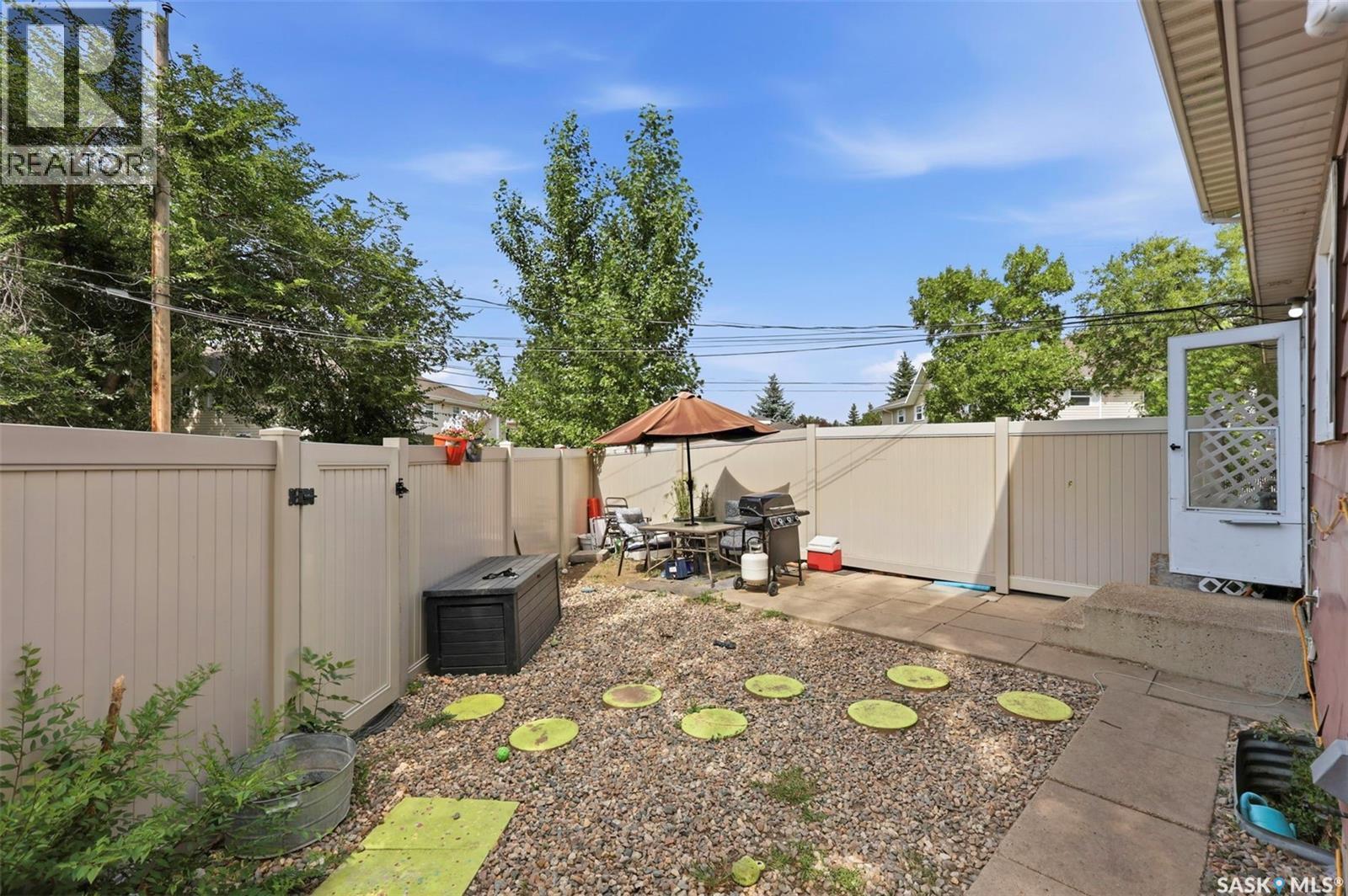 A & B 414 Gardiner Place, Saskatoon, SK - Outdoor