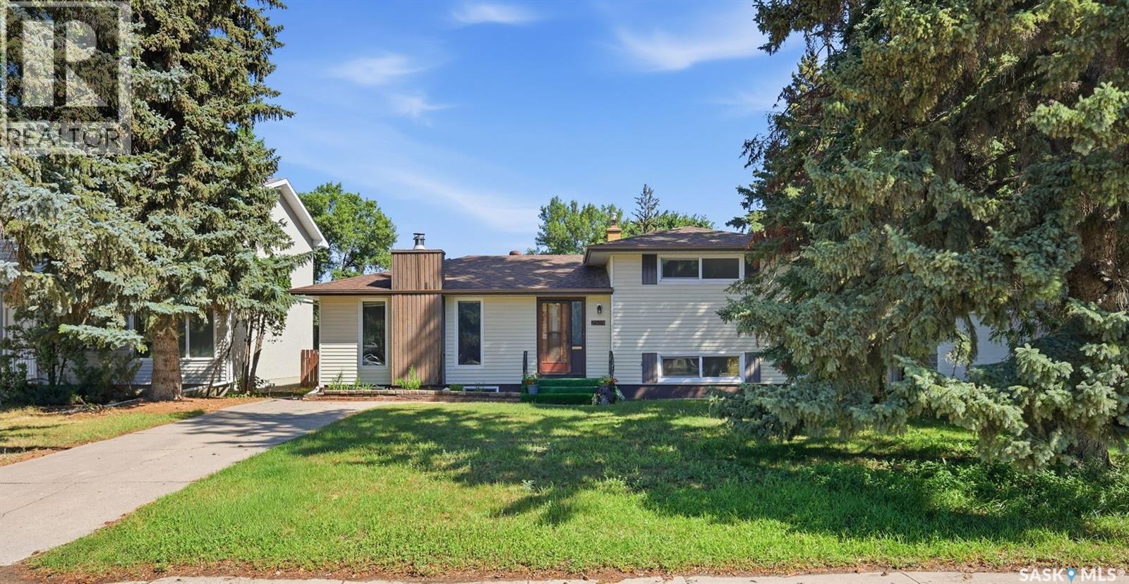 2509 Taylor Street E, Saskatoon, SK - Outdoor