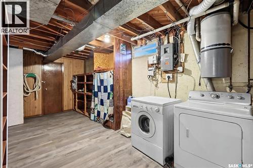 2509 Taylor Street E, Saskatoon, SK - Indoor Photo Showing Bathroom