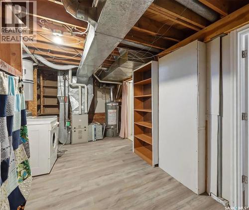 2509 Taylor Street E, Saskatoon, SK - Indoor Photo Showing Laundry Room