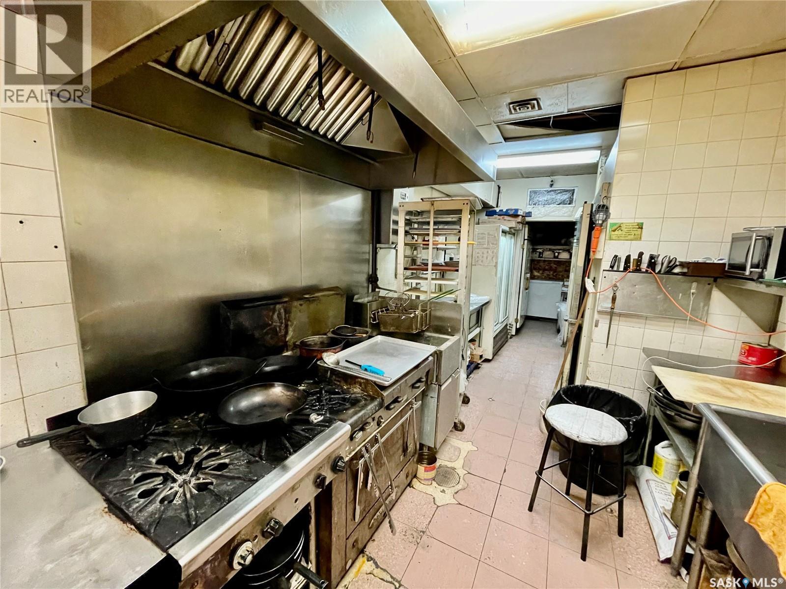 102 216 33Rd Street, Saskatoon, SK
