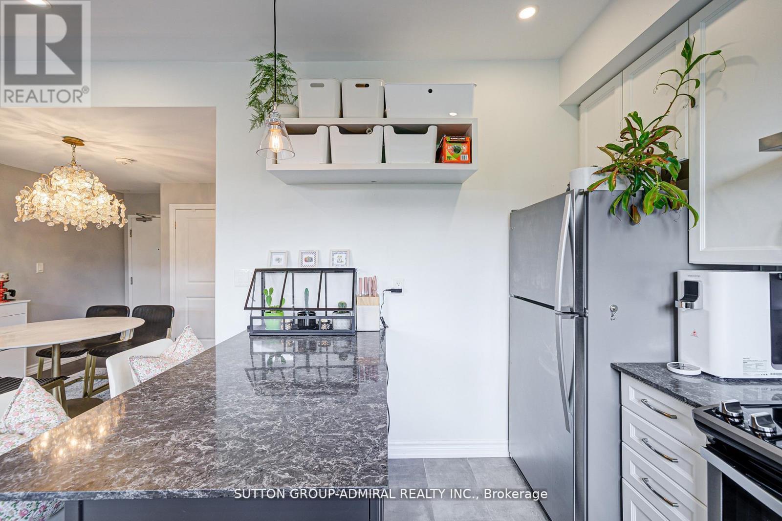 3 - 196 Pine Grove Road, Vaughan, ON - Indoor
