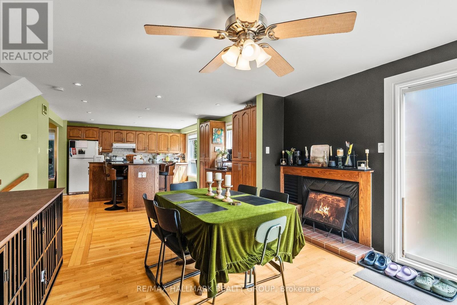 932 Beauclaire Drive, Ottawa, ON - Indoor With Fireplace