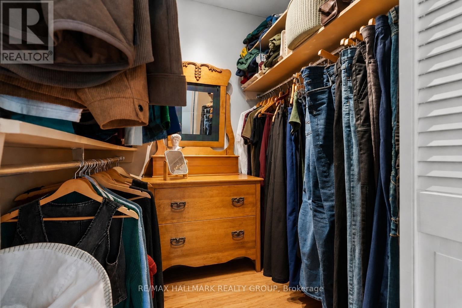 932 Beauclaire Drive, Ottawa, ON - Indoor With Storage
