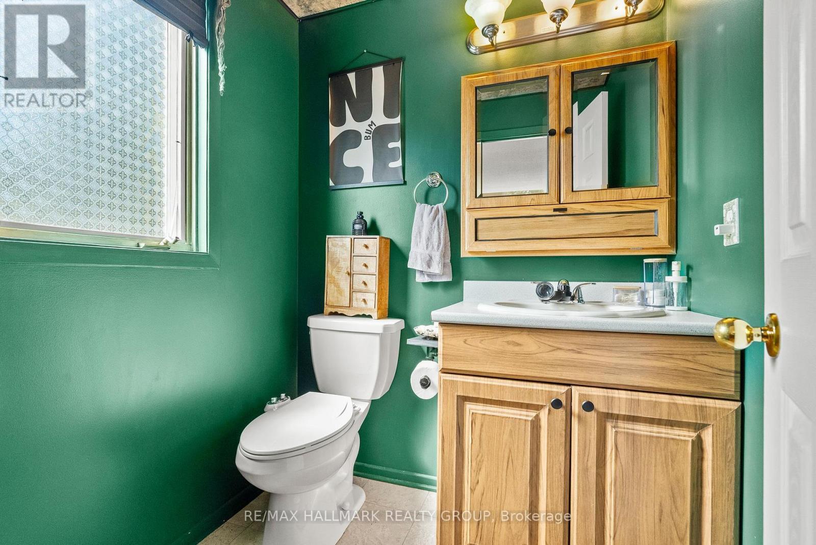 932 Beauclaire Drive, Ottawa, ON - Indoor Photo Showing Bathroom