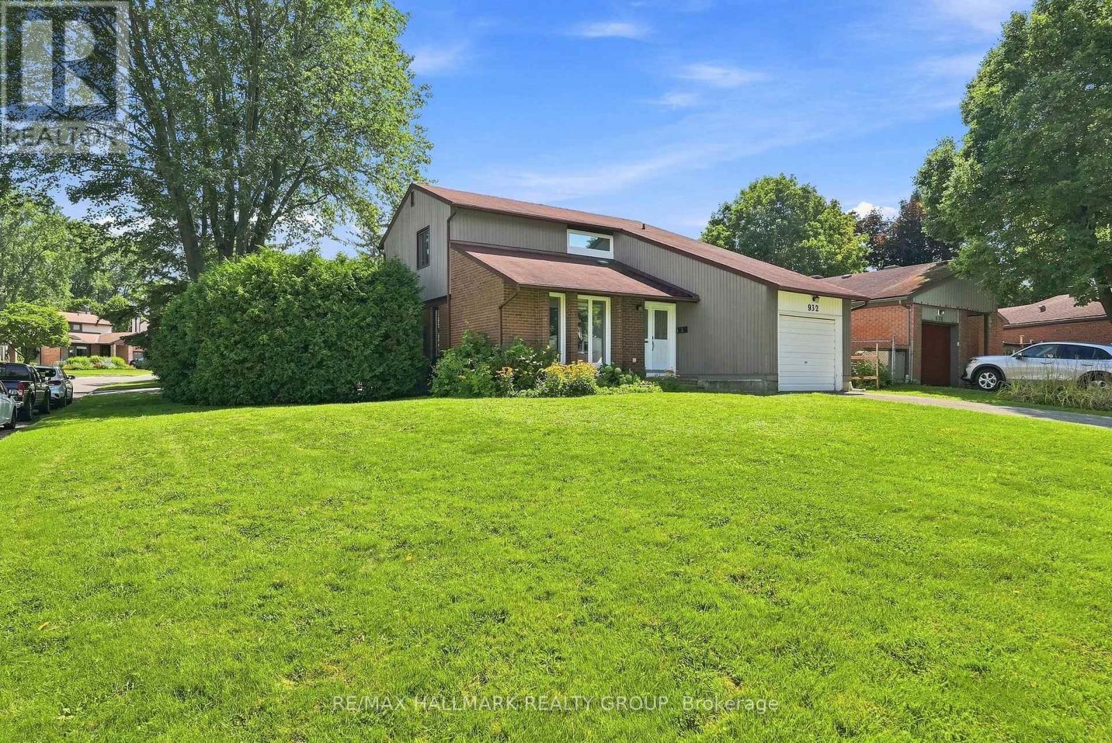 932 Beauclaire Drive, Ottawa, ON - Outdoor