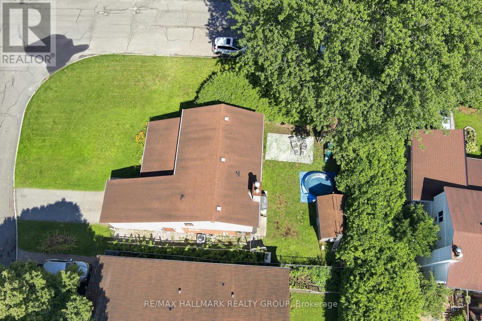 932 Beauclaire Drive, Ottawa, ON - Outdoor