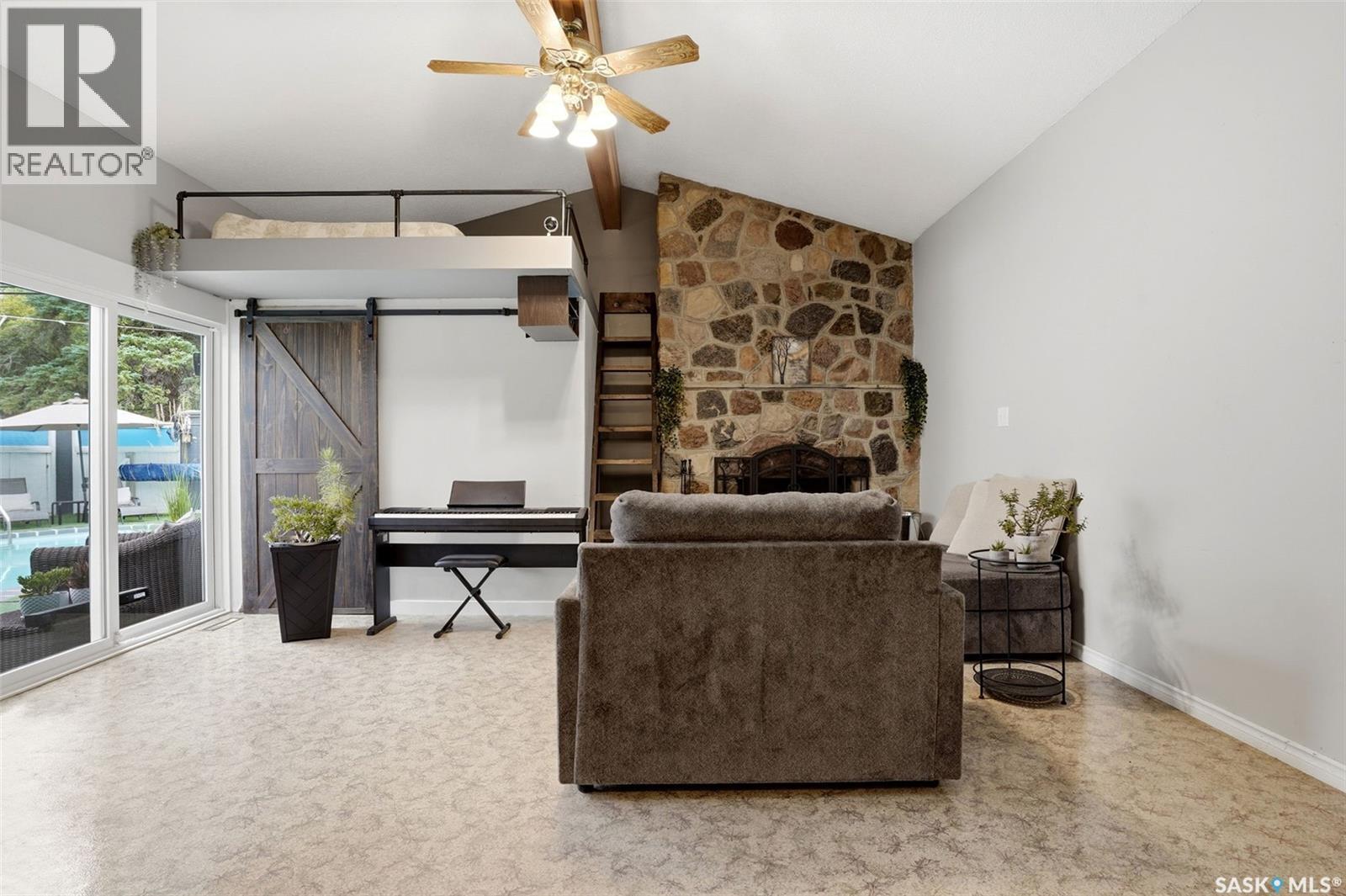 2705 Grant Road, Regina, SK - Indoor