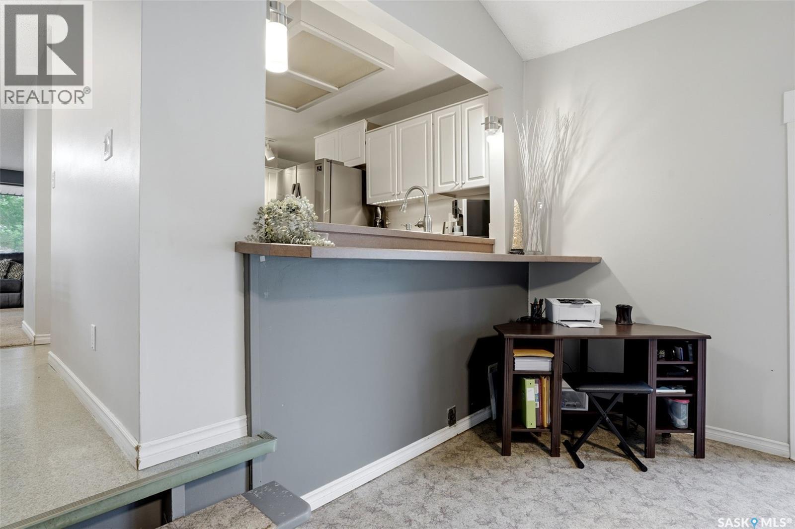 2705 Grant Road, Regina, SK - Indoor Photo Showing Other Room