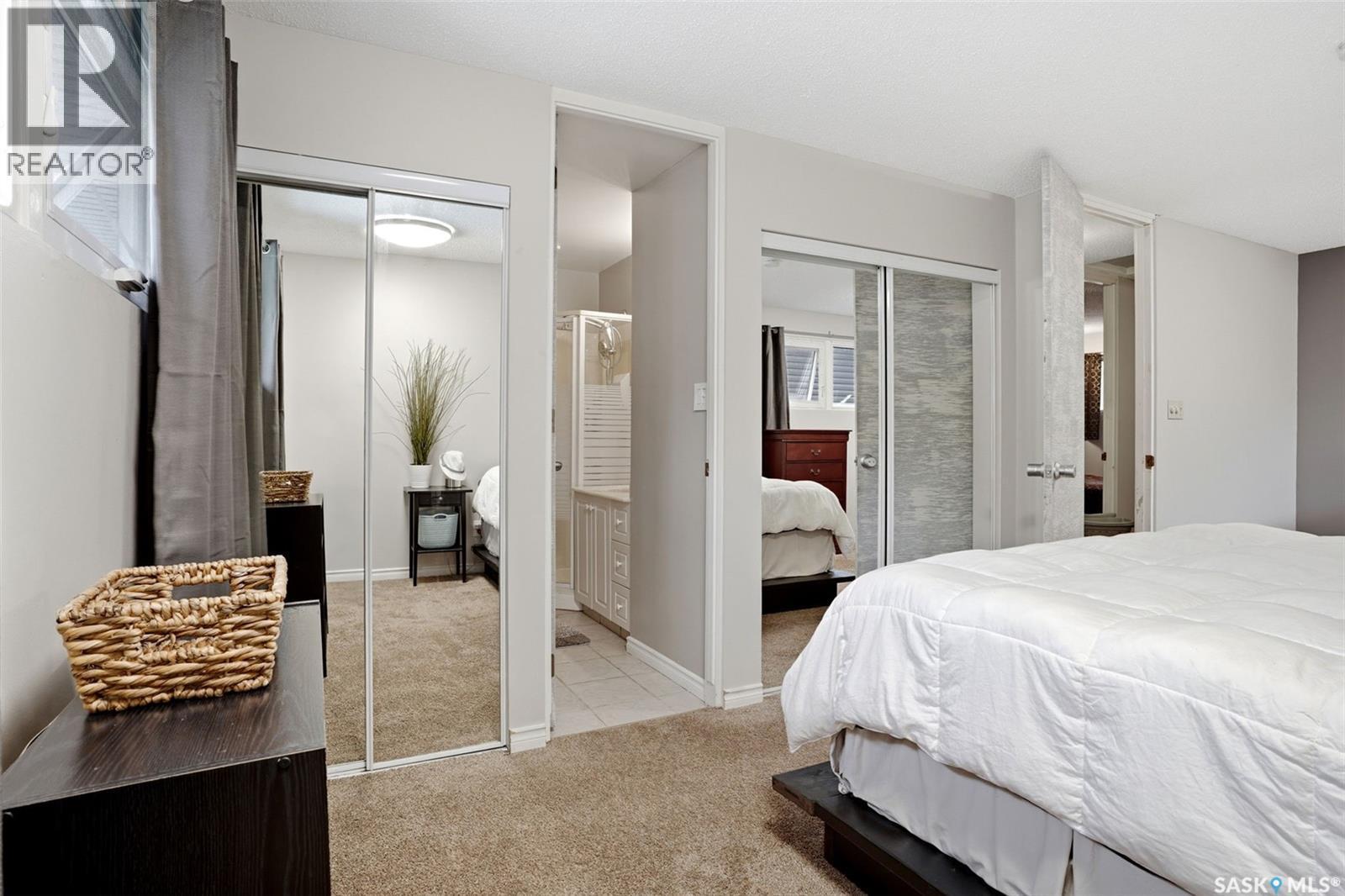 2705 Grant Road, Regina, SK - Indoor Photo Showing Bedroom