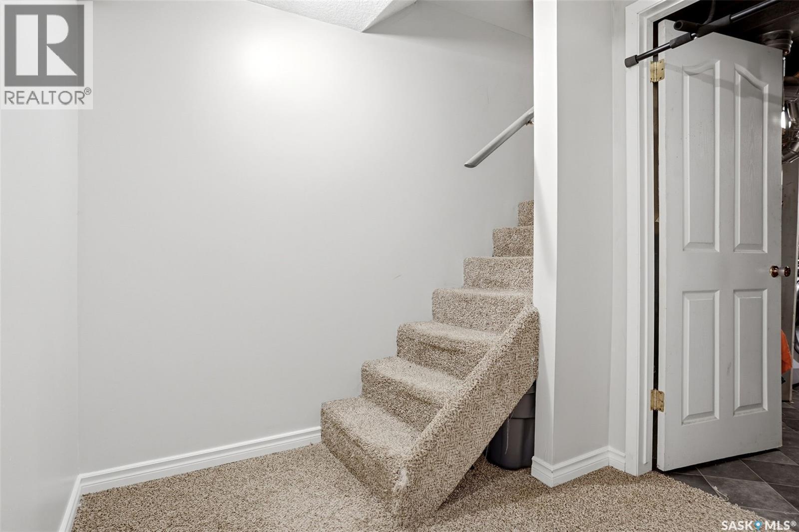 2705 Grant Road, Regina, SK - Indoor Photo Showing Other Room