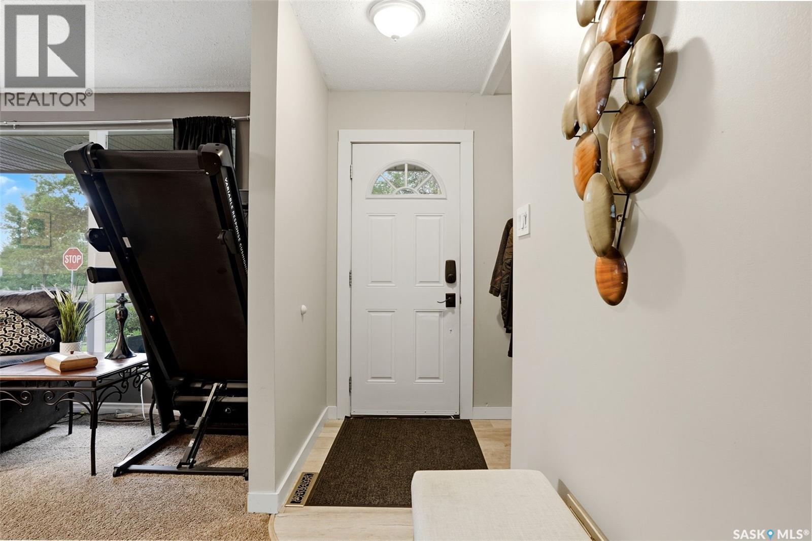 2705 Grant Road, Regina, SK - Indoor Photo Showing Other Room