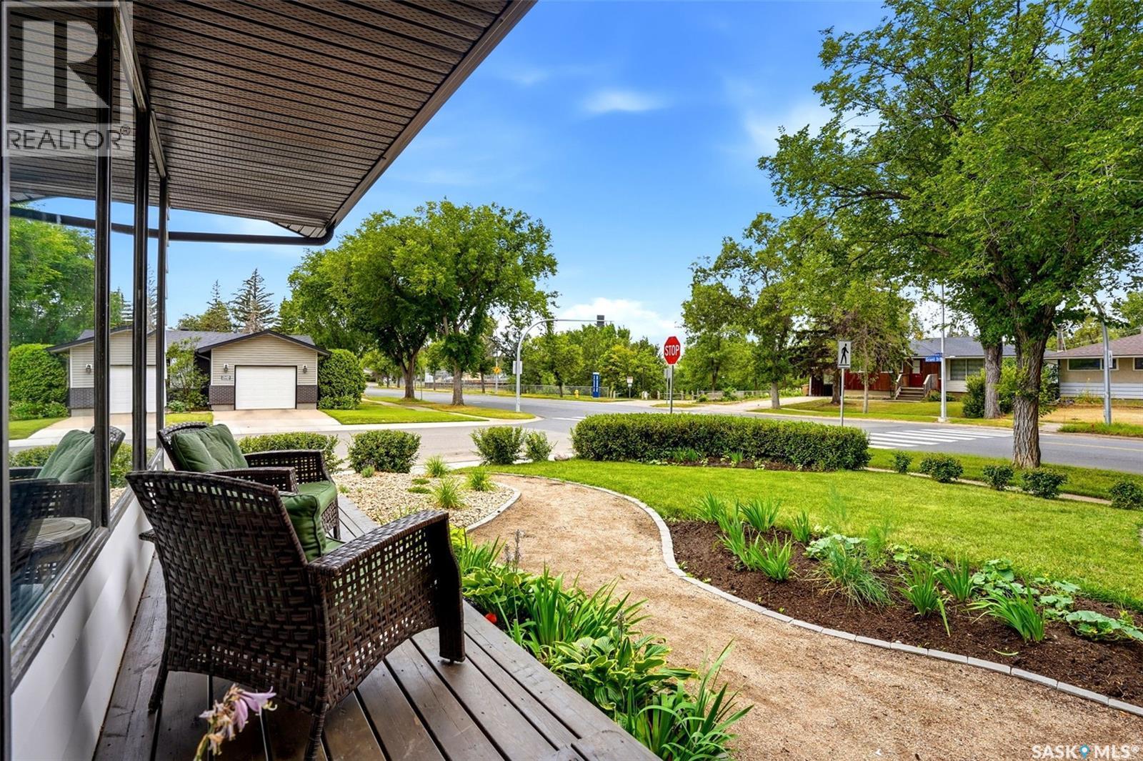 2705 Grant Road, Regina, SK - Outdoor With Deck Patio Veranda