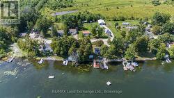 Access to the lake a few steps away - 
