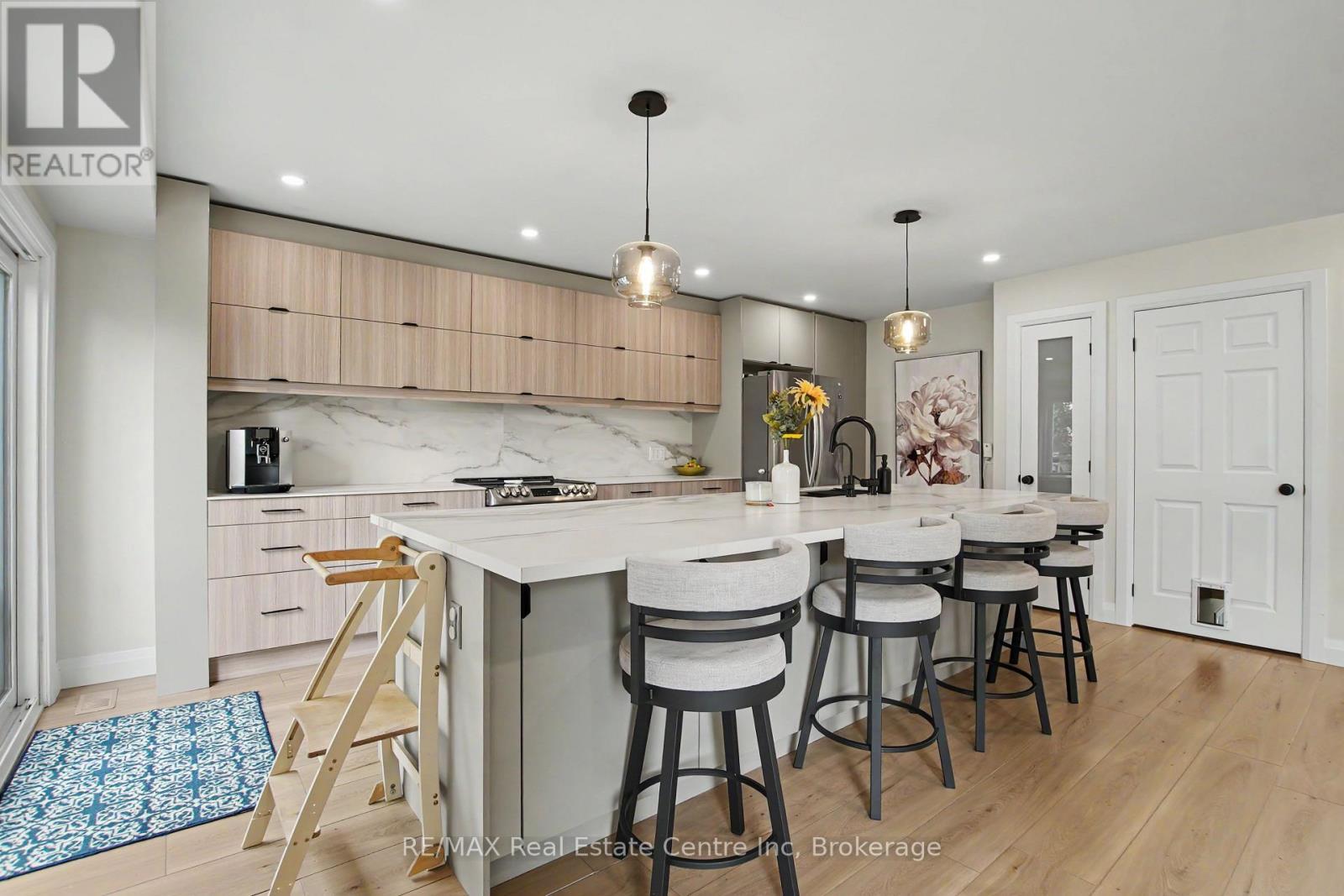 115 Mcfarlane Drive, Cambridge, ON - Indoor