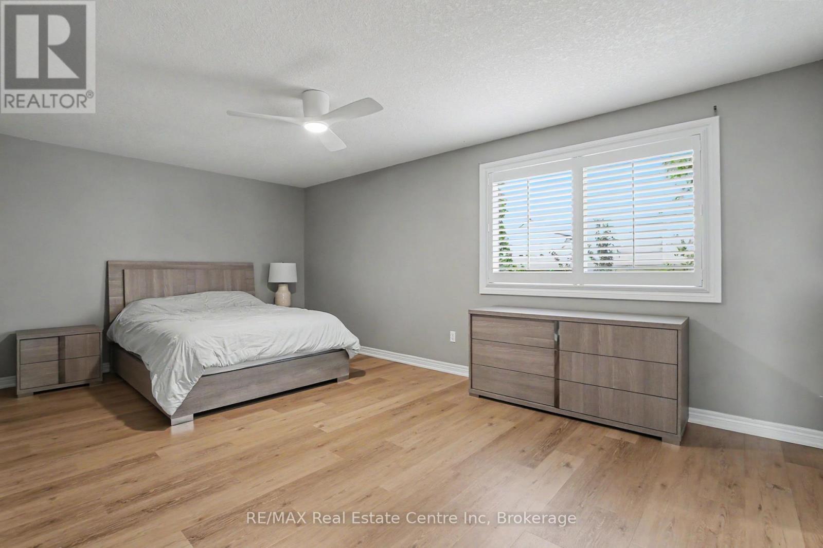 115 Mcfarlane Drive, Cambridge, ON - Indoor Photo Showing Bedroom
