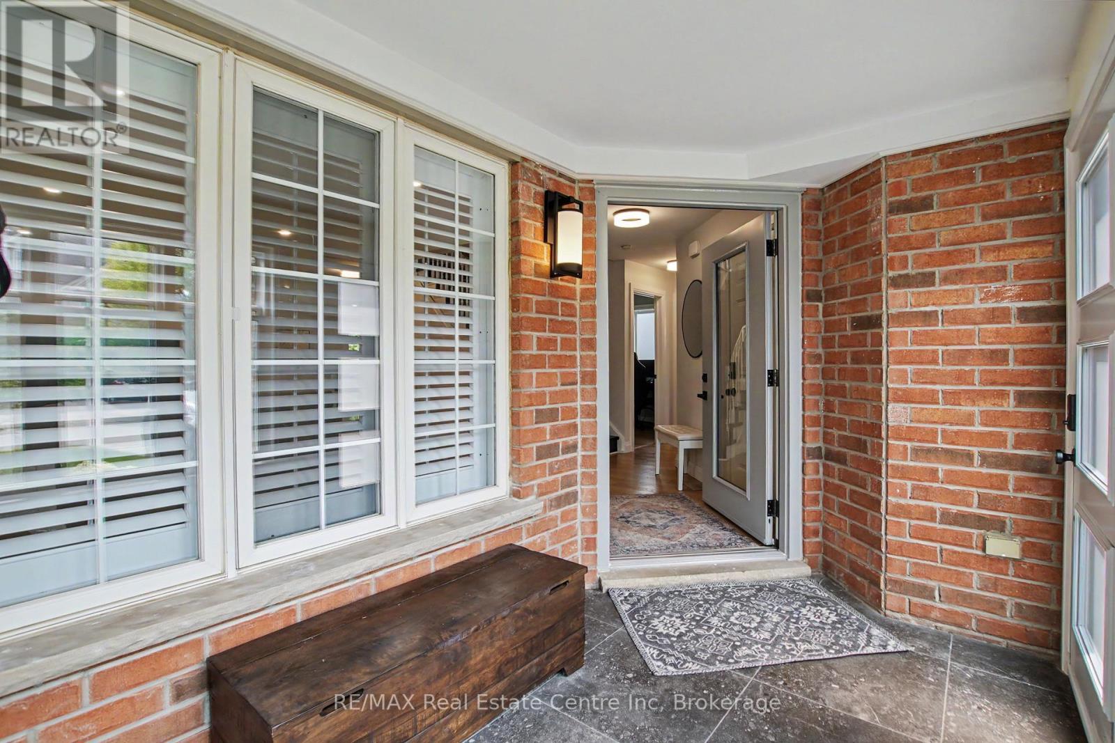 115 Mcfarlane Drive, Cambridge, ON - Outdoor With Exterior